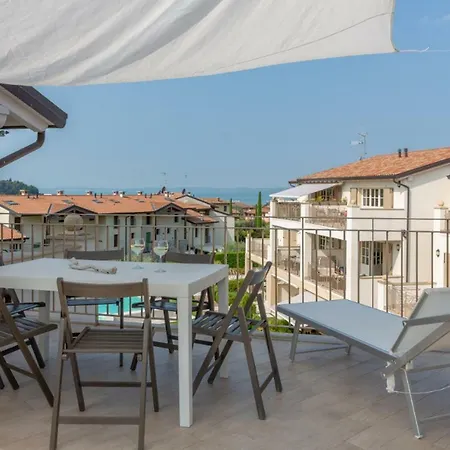 Penthouse Charme Garda Apartmán *